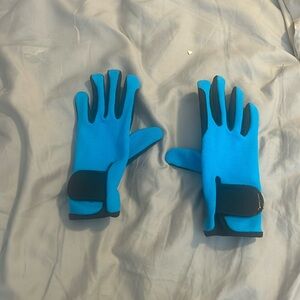 Kids Blue riding gloves never worn before (mashfa brand)